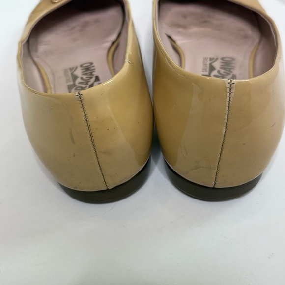 Salvatore Ferragamo Gold Flats with Bow - Picture 6 of 9